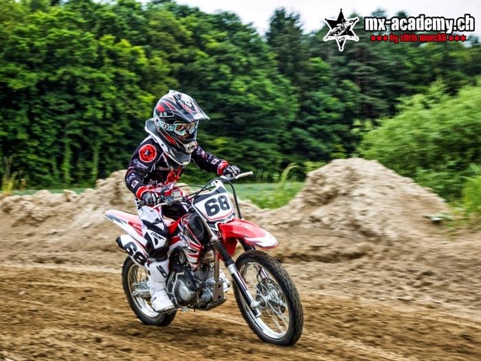 Moto cross pour jeunes dans l’équipe de la MX-Academy